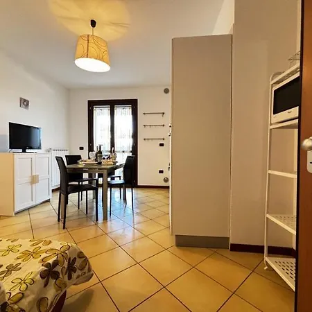 Mairen A Pochi Passi Dal Mare روسولينا ماري